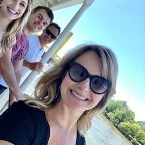 Meet your Posher, Lisa